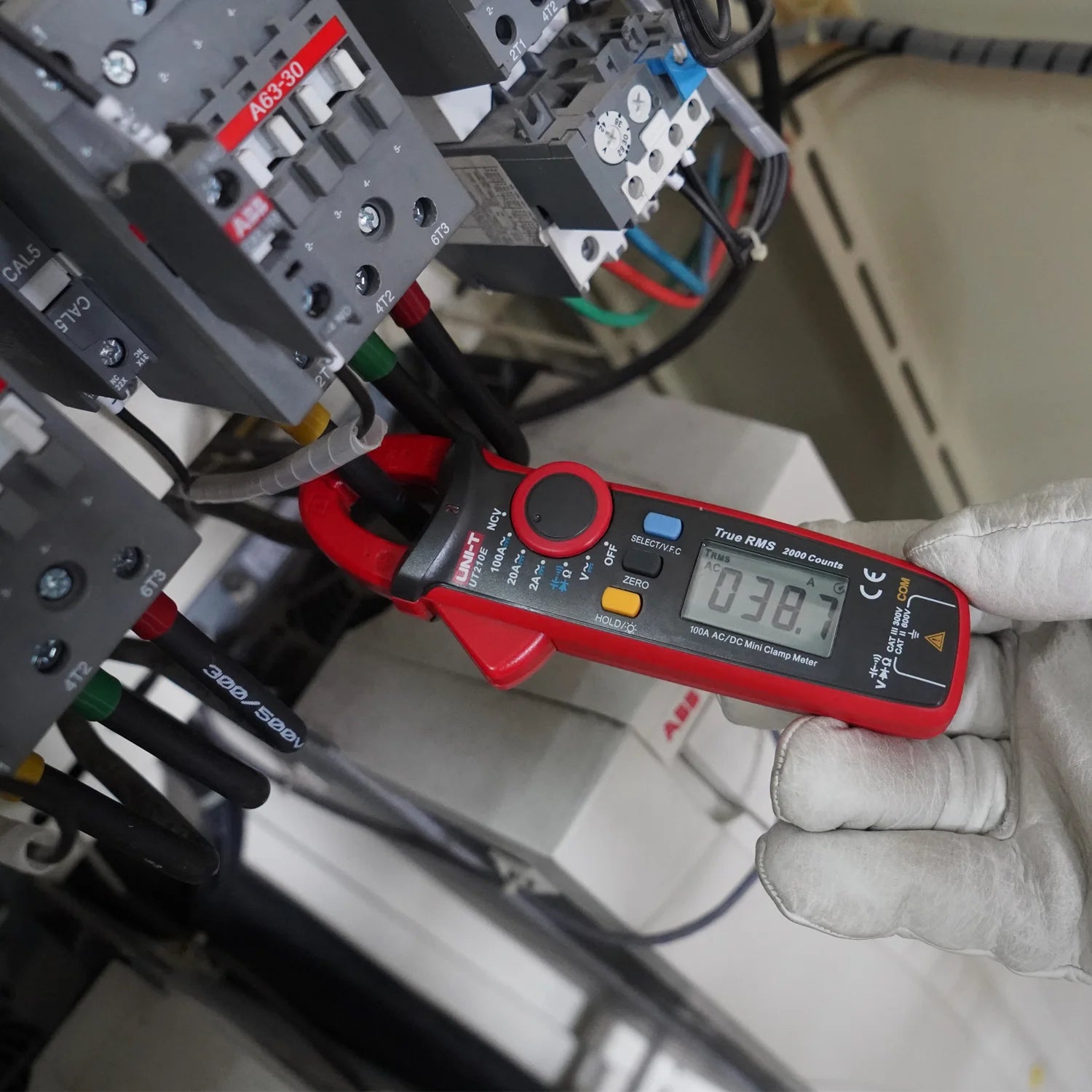 Multímetro Digital UNI- T UT204 Plus  | Pinza Amperométrica Profesional